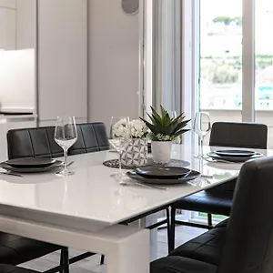 https://h11-luxury-sanremo-centro-elegante-casin.hotelitalianriviera.com